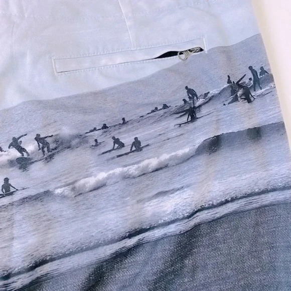 Old Navy Swim Men’s Built-In Flex Board Shorts 32W Surfer Graphic Design - Picture 5 of 8